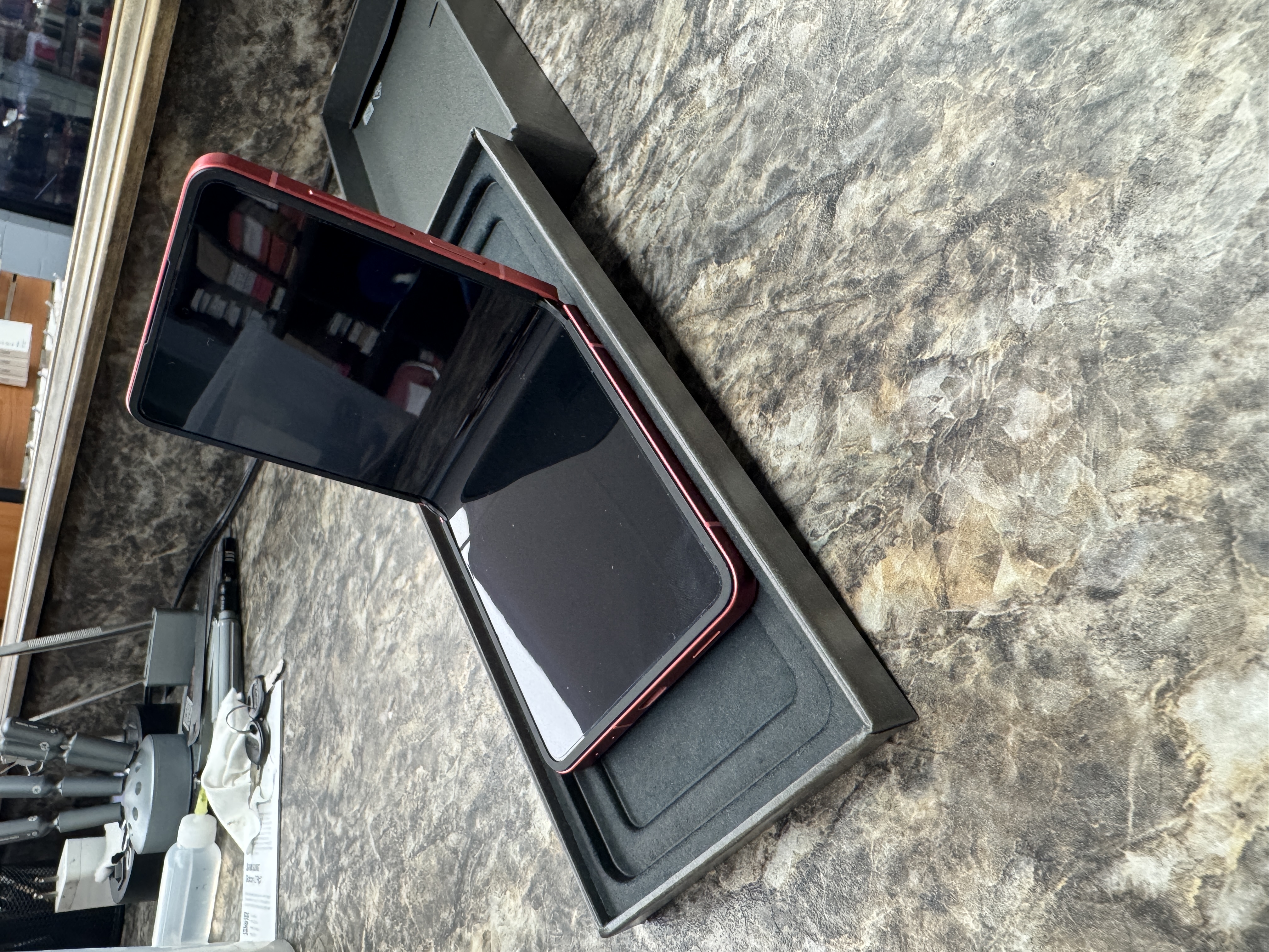 Samsung Galaxy Z Flip 7 256GB Red Unlocked — renewed Samsung for sale at ReliveGear — photo 3