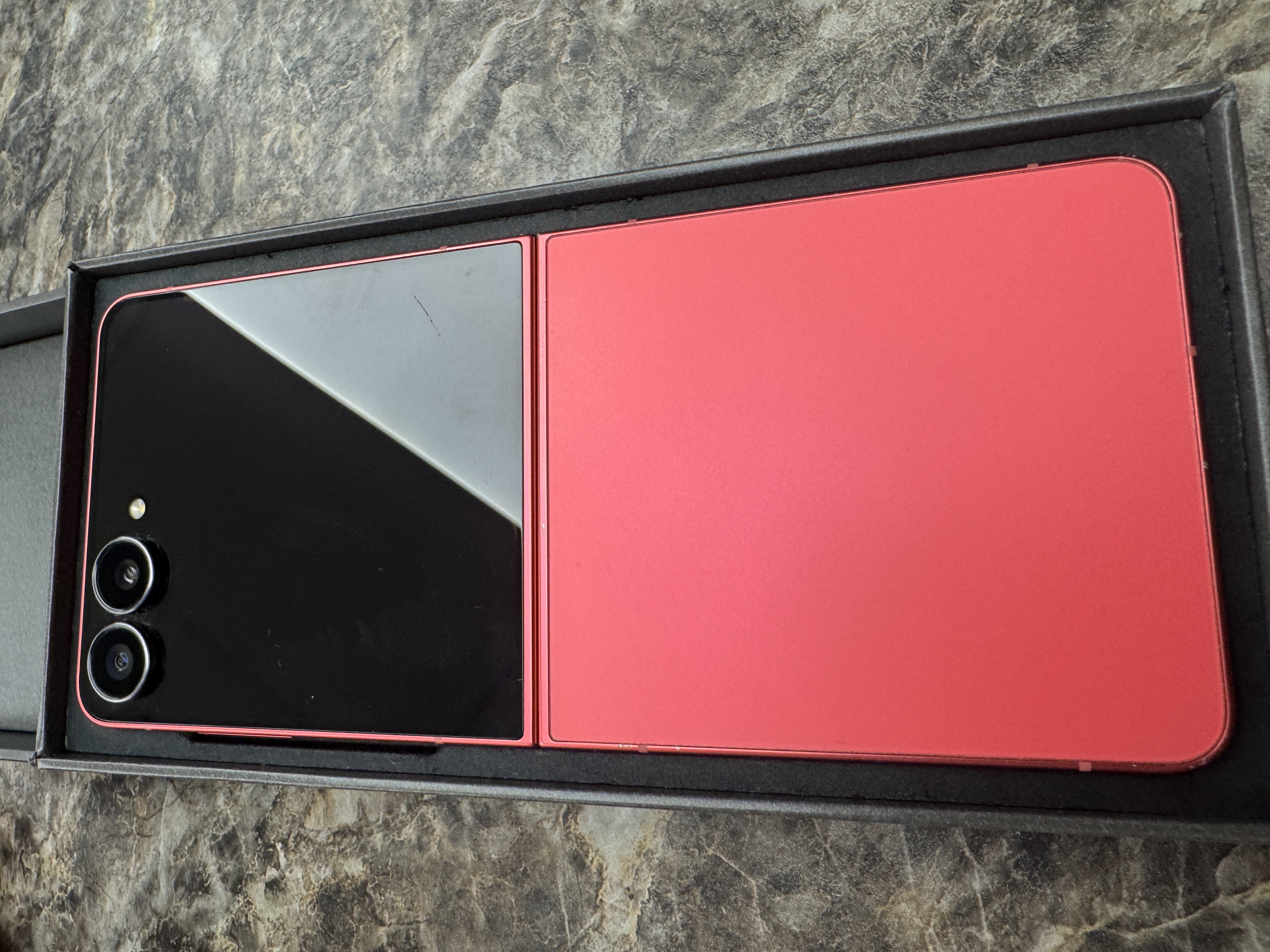 Samsung Galaxy Z Flip 7 256GB Red Unlocked — renewed Samsung for sale at ReliveGear