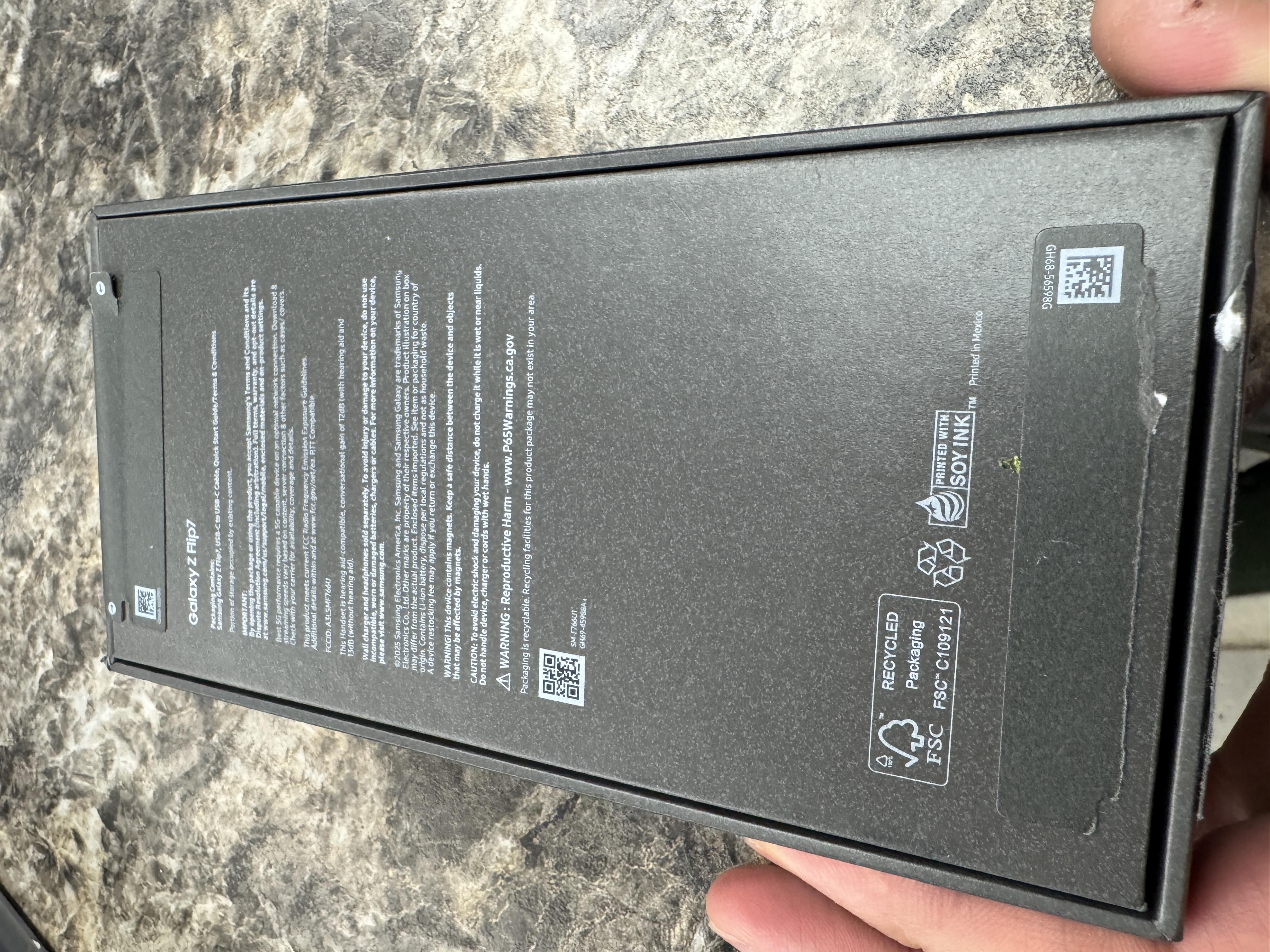 Samsung Galaxy Z Flip 7 256GB Red Unlocked — renewed Samsung for sale at ReliveGear — photo 5