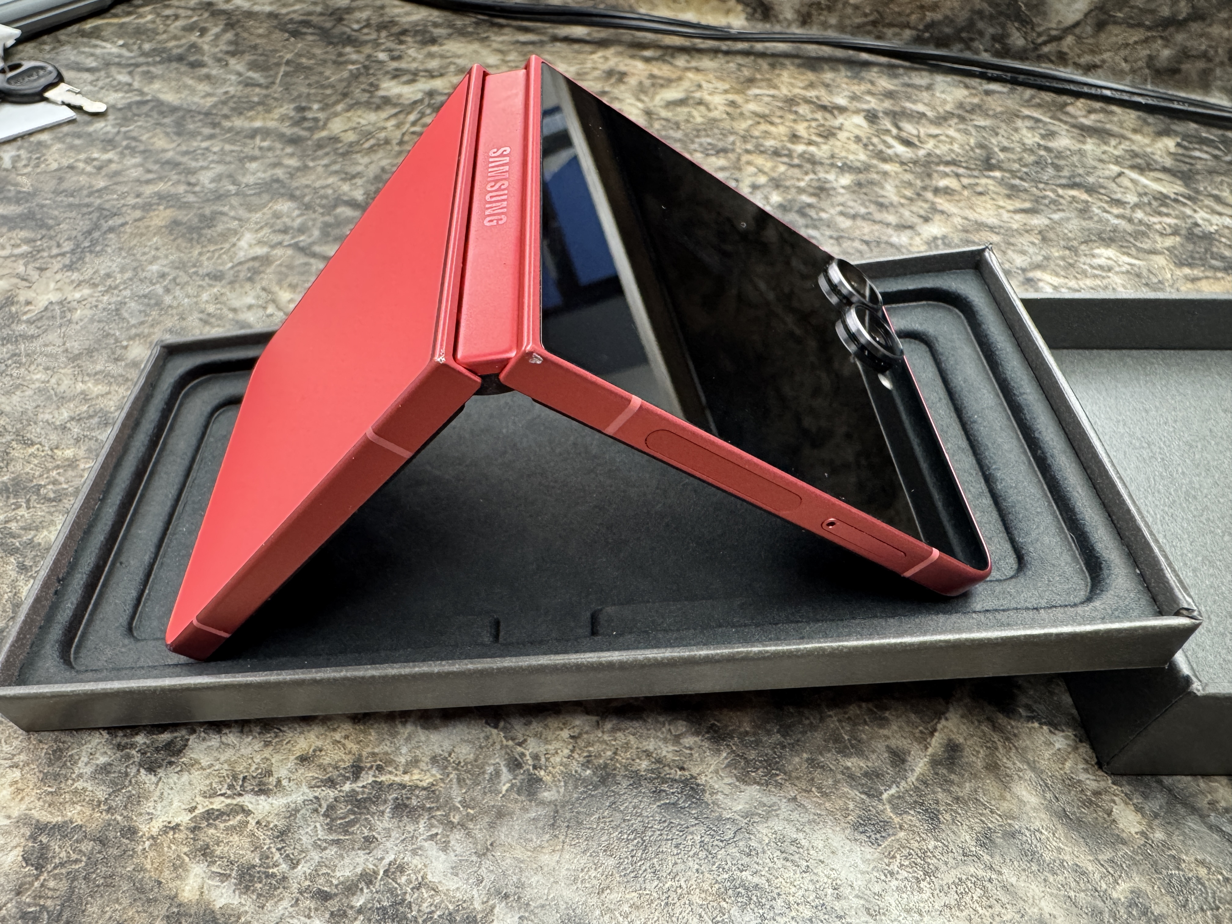 Samsung Galaxy Z Flip 7 256GB Red Unlocked — renewed Samsung for sale at ReliveGear — photo 2