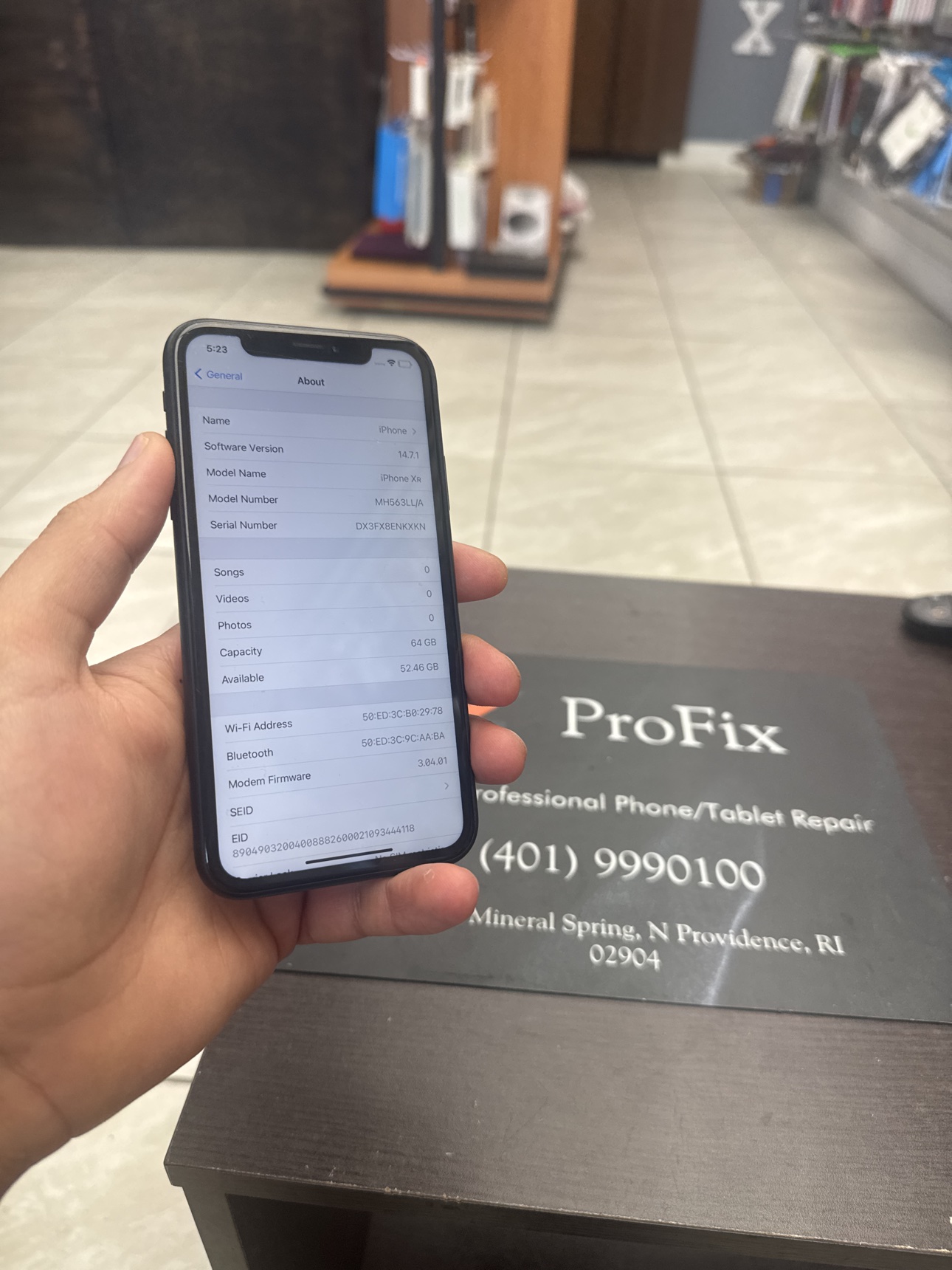 Apple iPhone XR 64GB Black Unlocked — renewed Apple for sale at ReliveGear — photo 2