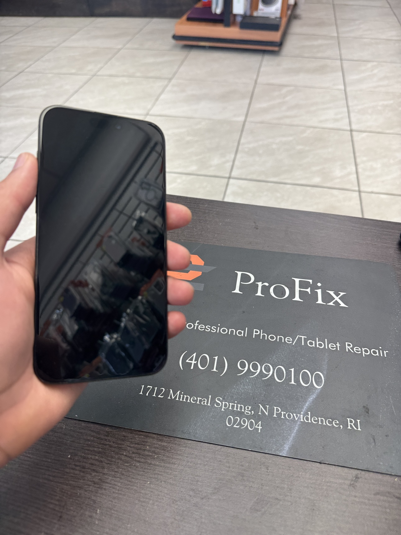 Apple iPhone 15 Pro Max 256GB Black Titanium Unlocked — renewed Apple for sale at ReliveGear — photo 2
