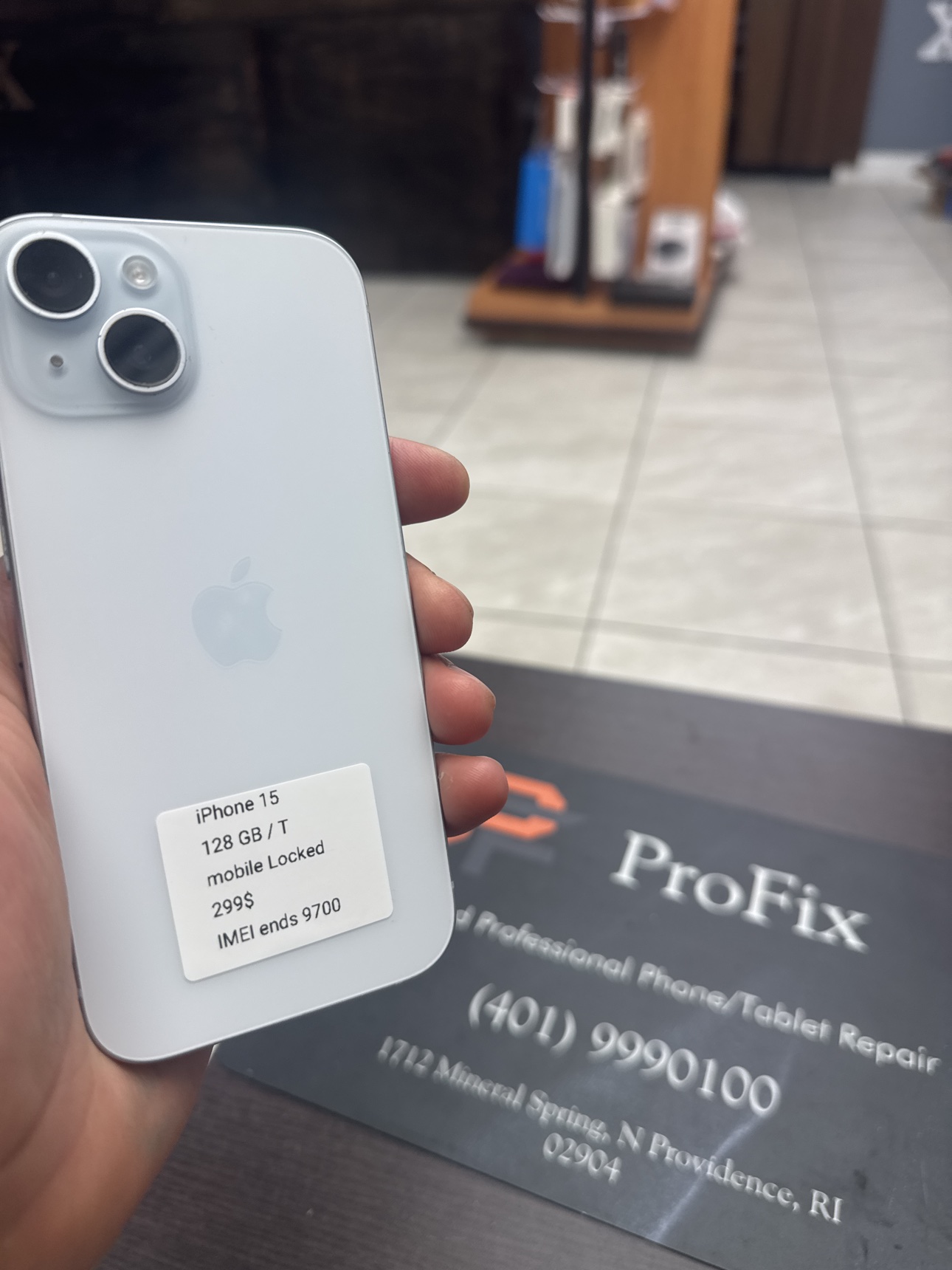 Apple iPhone 15 128GB White T-Mobile — renewed Apple for sale at ReliveGear — photo 2