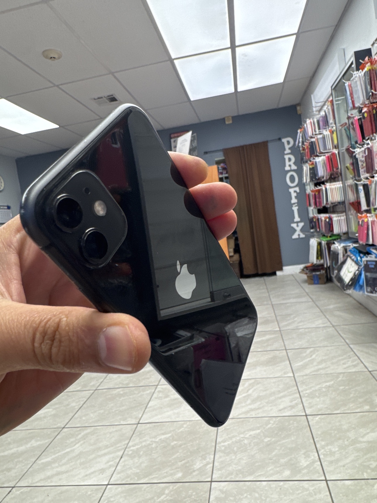 Apple iPhone 11 64GB Black Unlocked — renewed Apple for sale at ReliveGear — photo 4
