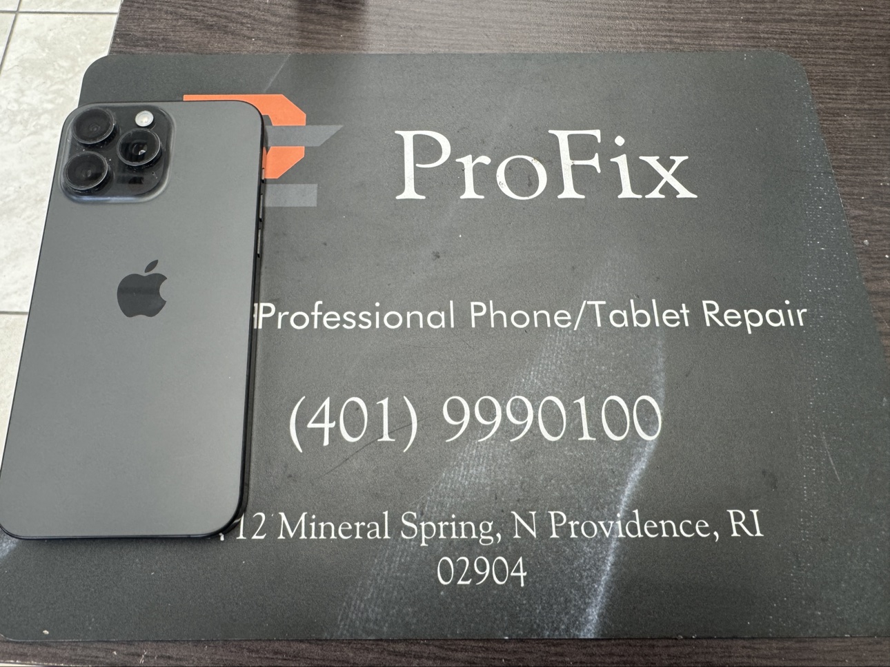 Apple iPhone 15 Pro Max 256GB Black Titanium Unlocked — renewed Apple for sale at ReliveGear — photo 3