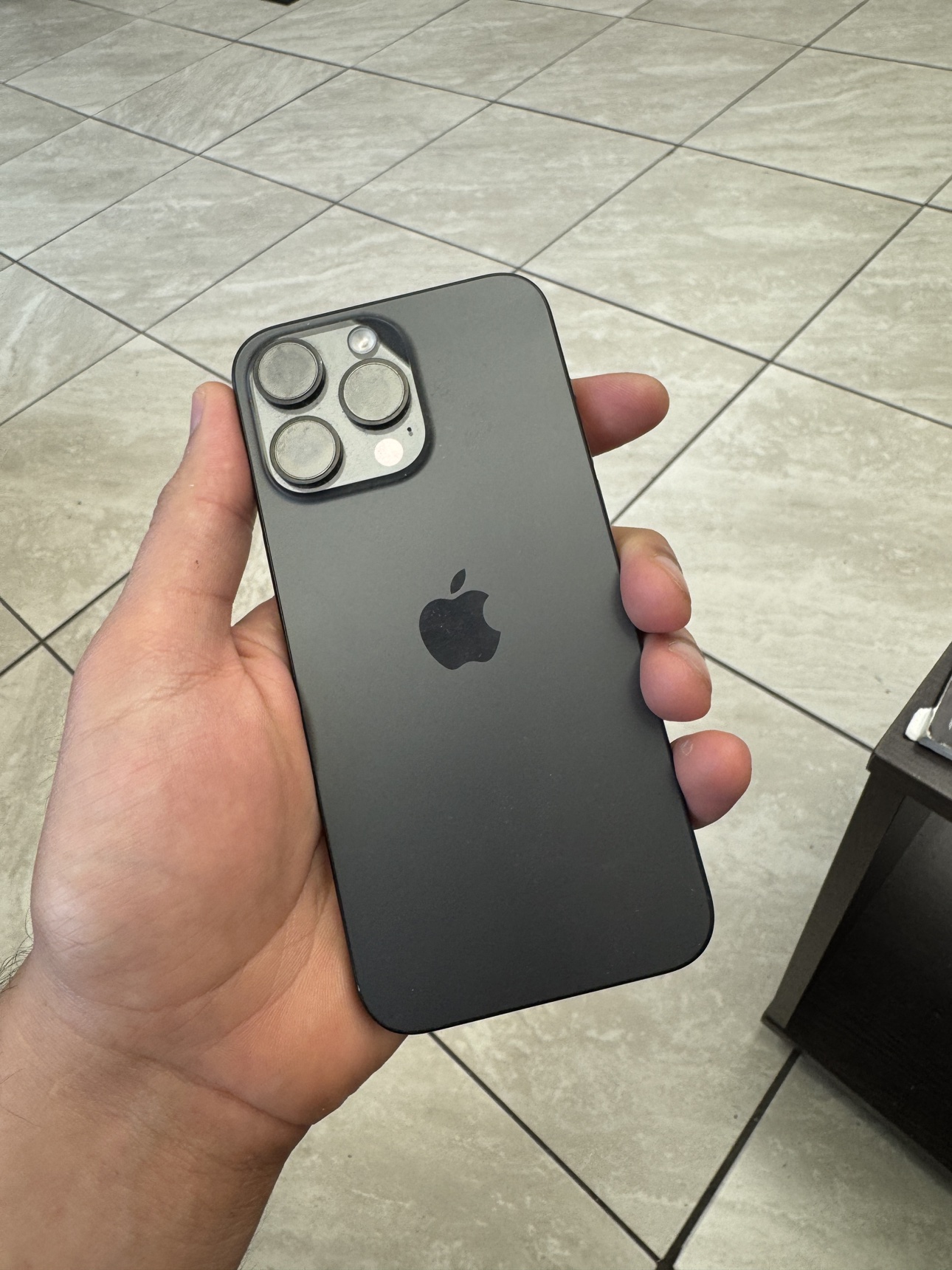 Apple iPhone 15 Pro Max 256GB Black Titanium Unlocked — renewed Apple for sale at ReliveGear — photo 7