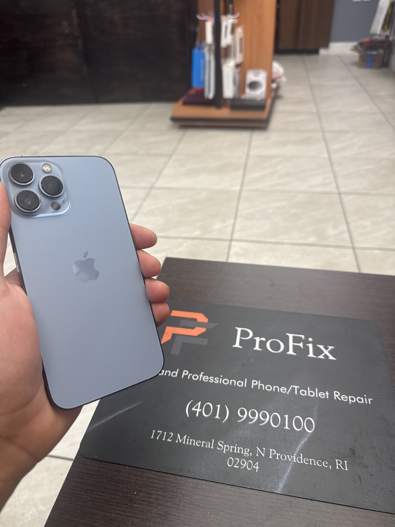Apple iPhone 13 Pro Max 128GB Sierra Blue Unlocked — renewed Apple for sale at ReliveGear — photo 3